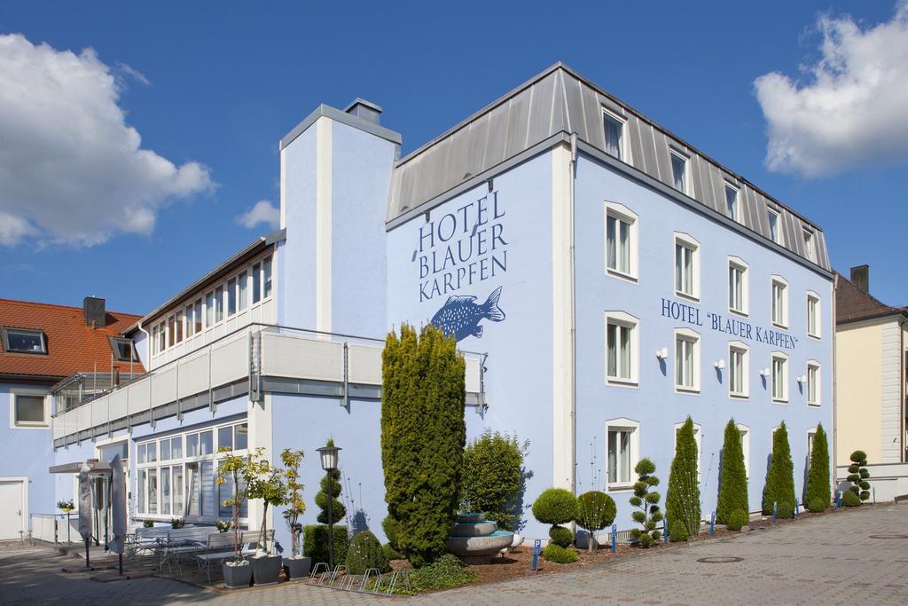 Hotel Blauer Karpfen Oberschleissheim Exterior photo