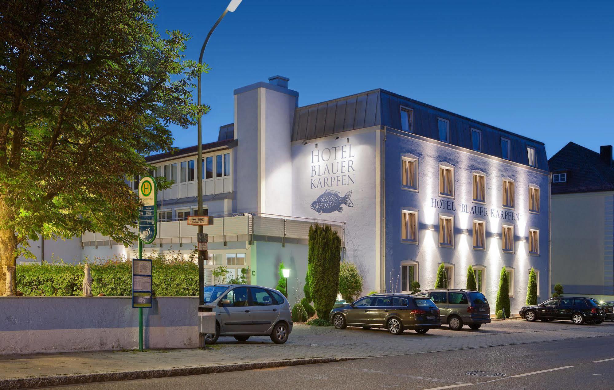 Hotel Blauer Karpfen Oberschleissheim Exterior photo